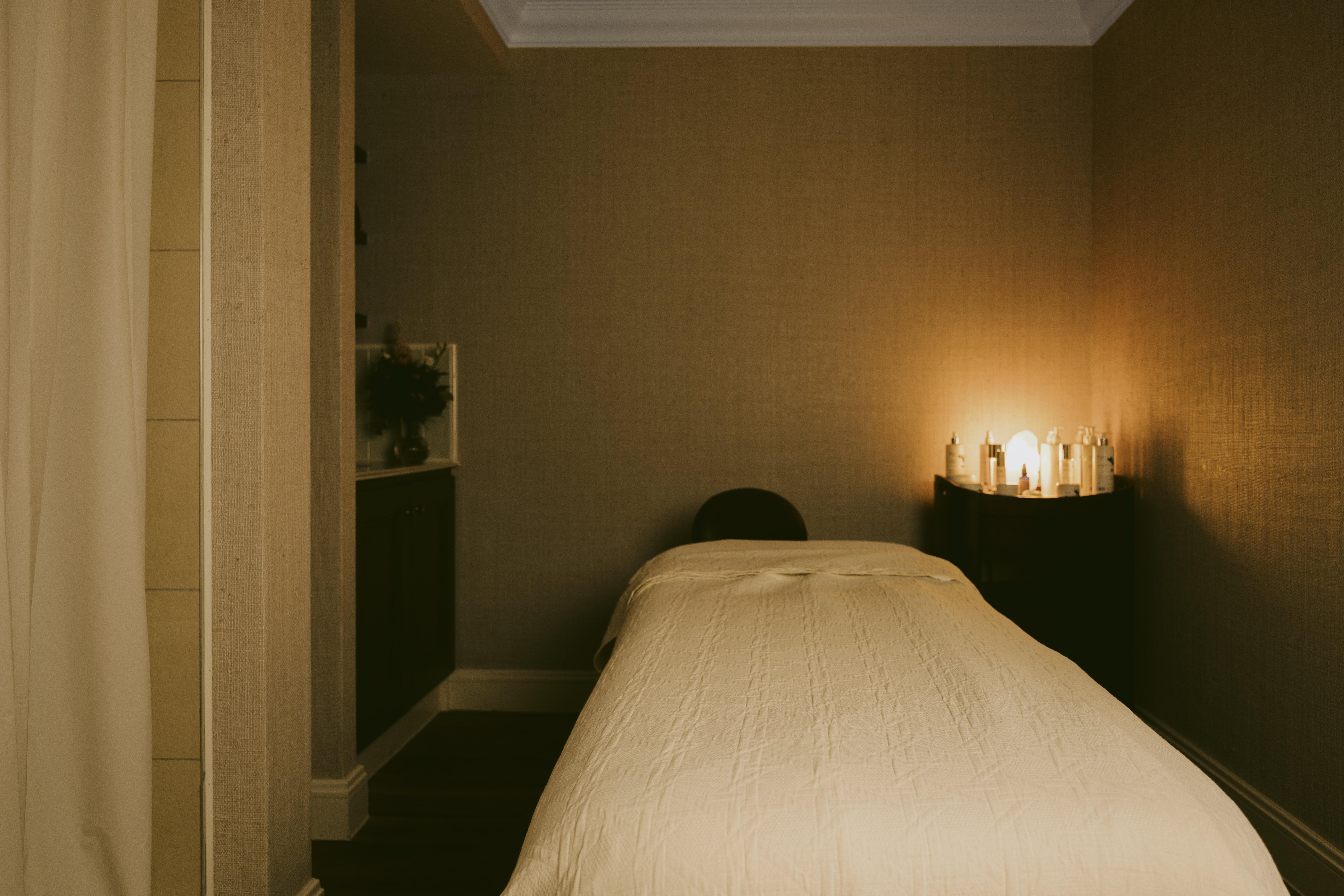 Marine Troon Hotel Exterior foto A massage table