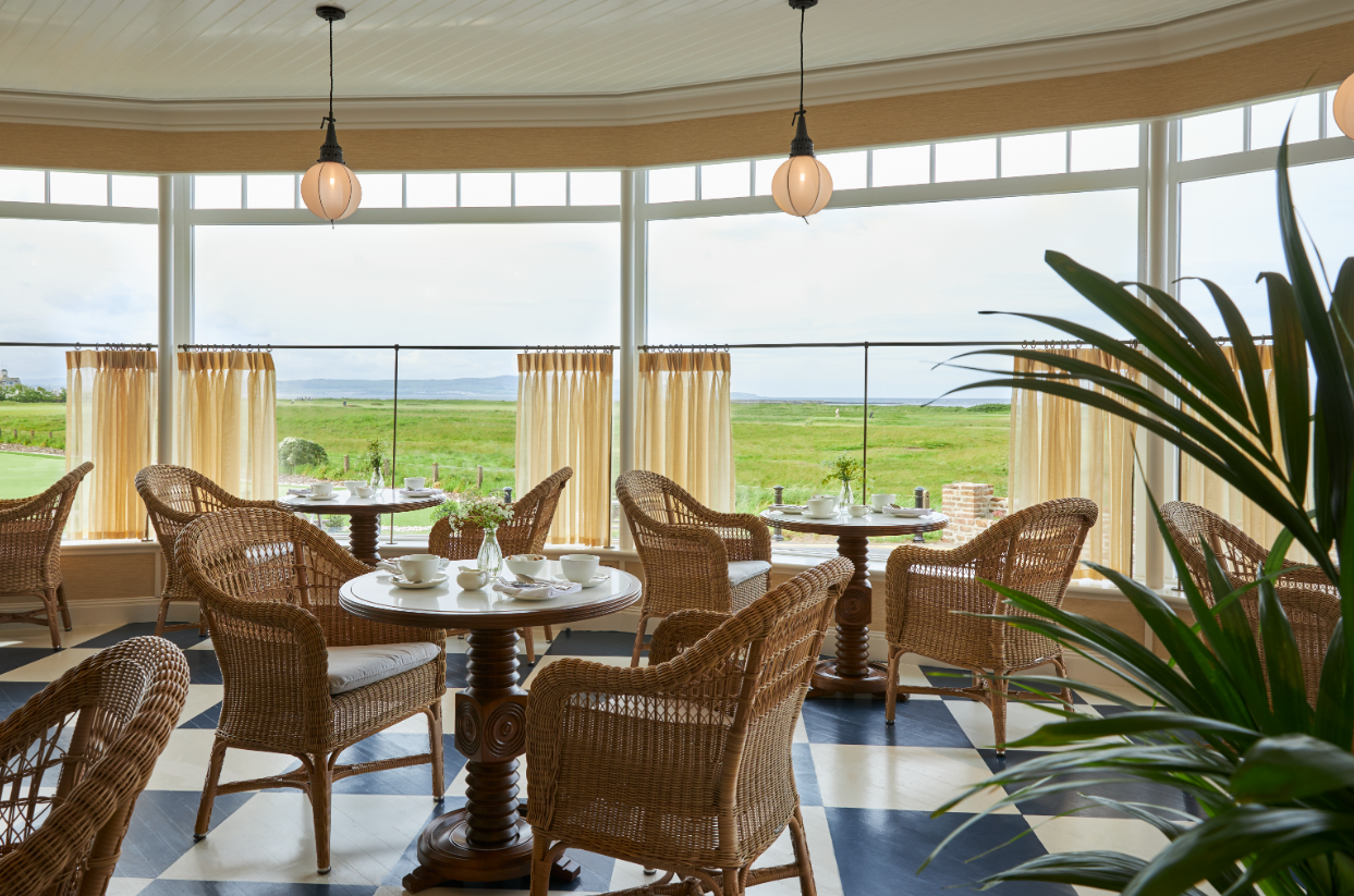 Marine Troon Hotel Exterior foto The restaurant at the Ocean House